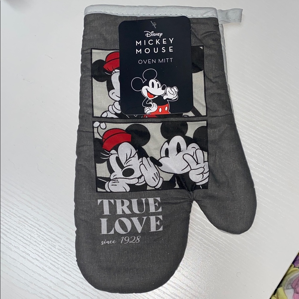 4/$20 bundle Disney Mickey and Minnie Mouse Gray Oven Mitt